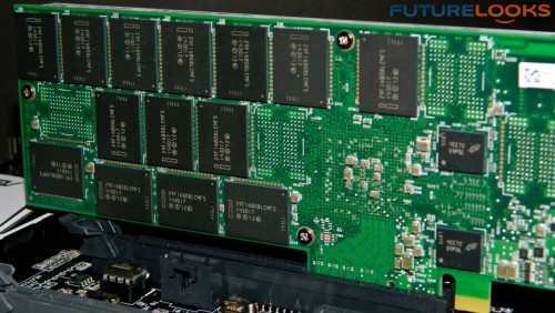 Intel SSD 750 PCIe Series 9